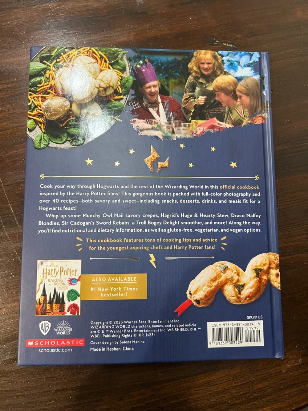 Official hardcover Harry Potter illustrated cookbook kids & adults J. farrow